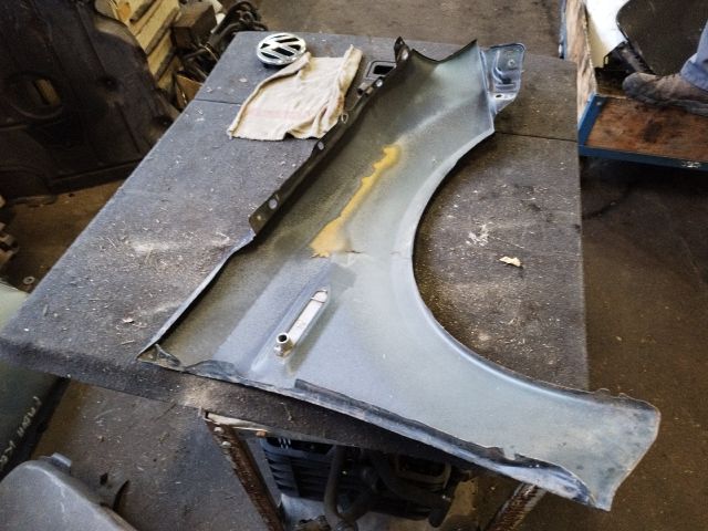 bontott OPEL TIGRA Bal első Sárvédő