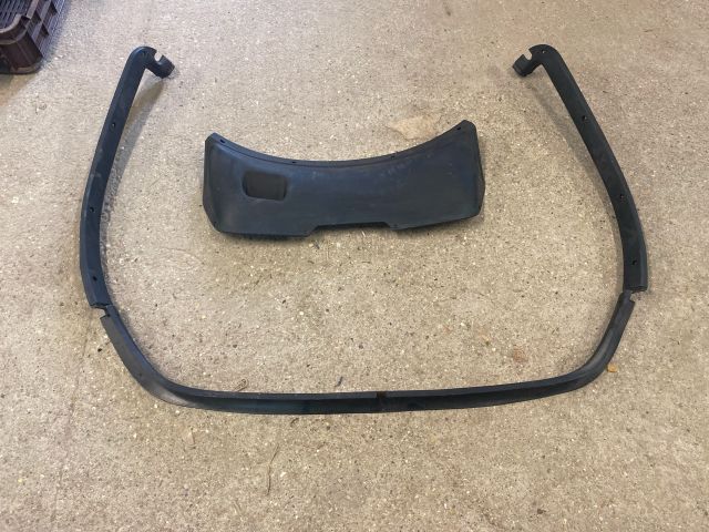 bontott OPEL TIGRA Csomagtérajtó Burkolat (Részeivel)