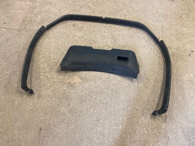 bontott OPEL TIGRA Csomagtérajtó Burkolat (Részeivel)