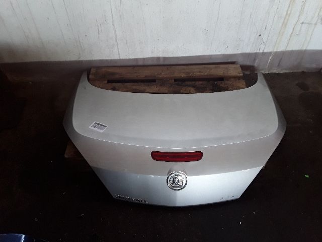 bontott OPEL TIGRA Csomagtérajtó (Részeivel)