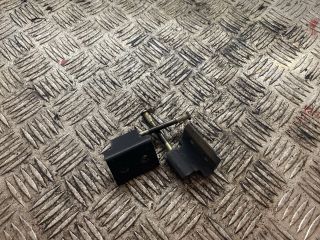 bontott OPEL TIGRA Csomagtérajtó Zsanér