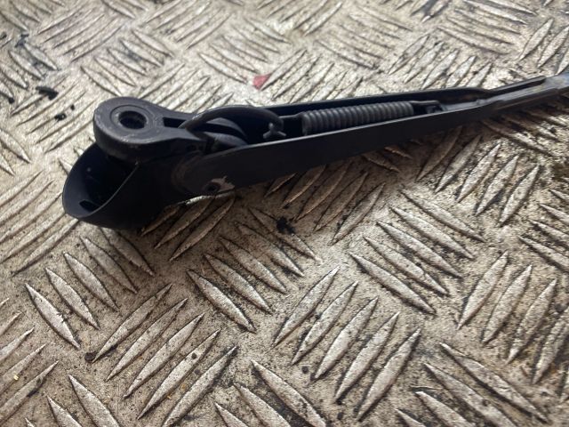 bontott OPEL TIGRA Hátsó Ablaktörlő Kar