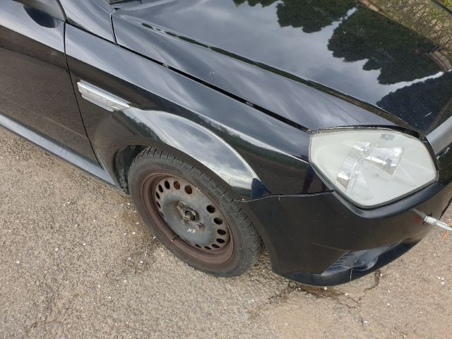 bontott OPEL TIGRA Jobb első Ajtó (Üres lemez)