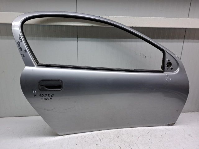 bontott OPEL TIGRA Jobb első Ajtó (Üres lemez)