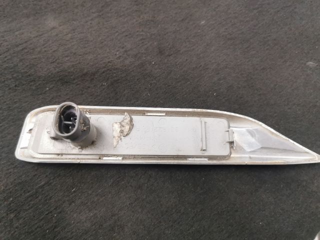 bontott OPEL TIGRA Jobb első Sárvédő Irányjelző