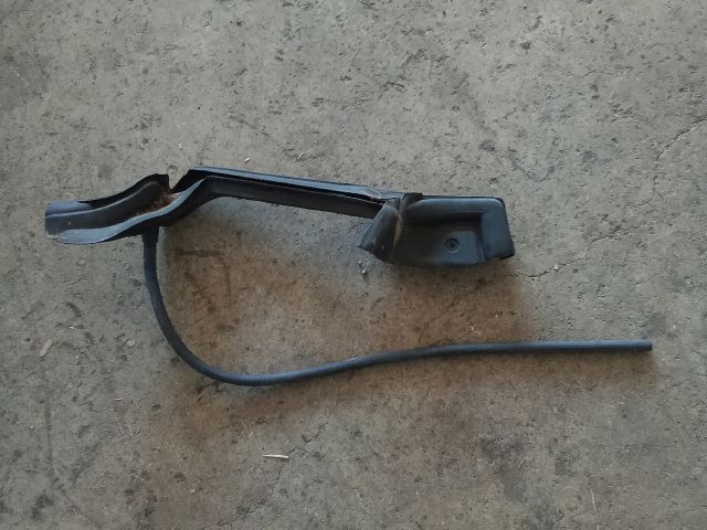 bontott OPEL TIGRA Jobb hátsó Gumikéder