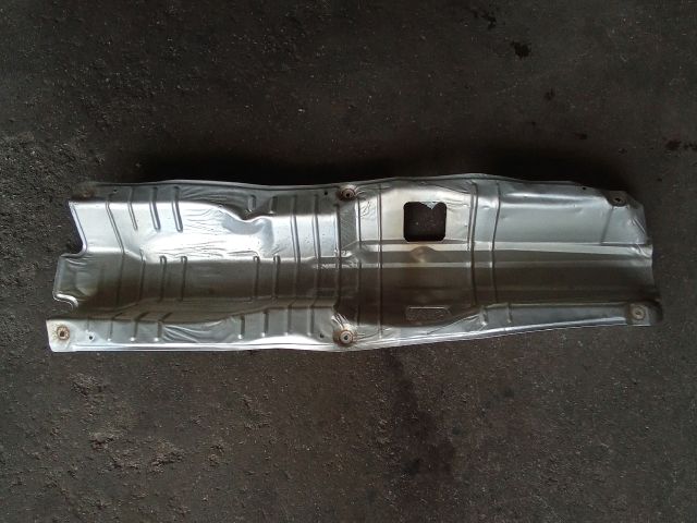 bontott OPEL TIGRA Középső Kipufogó Dob Hővédő Lemez