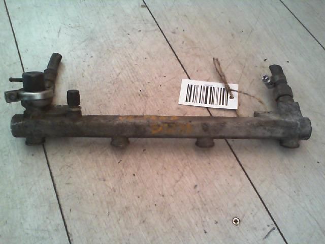 bontott OPEL VECTRA A Porlasztó Sor / Híd