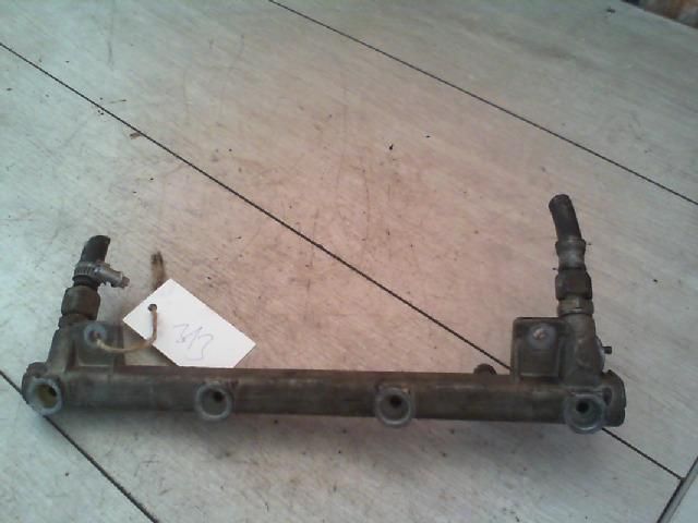 bontott OPEL VECTRA A Porlasztó Sor / Híd