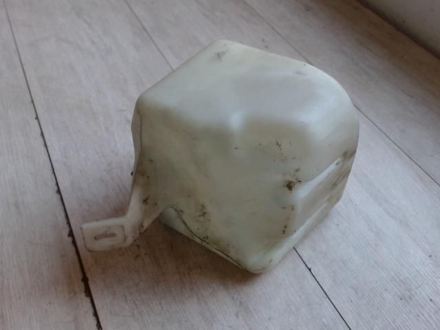 bontott OPEL VECTRA A Ablakmosó Tartály