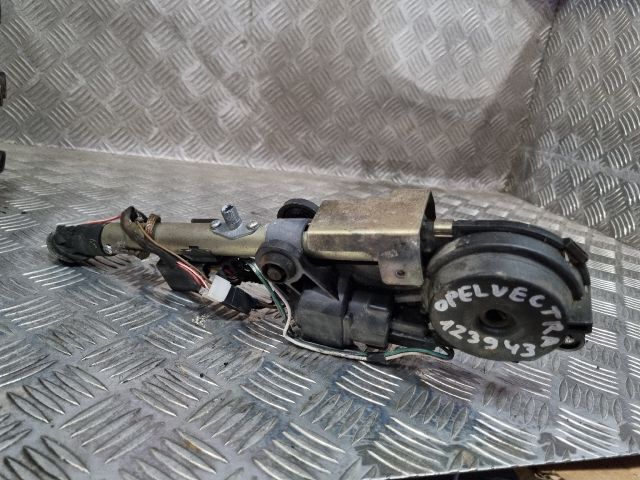 bontott OPEL VECTRA A Antenna Erősítő