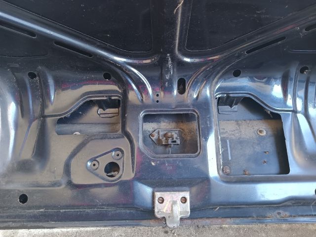 bontott OPEL VECTRA A Csomagtérajtó (Részeivel)