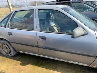 bontott OPEL VECTRA A Csomagtérajtó (Részeivel)