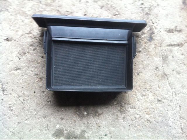 bontott OPEL VECTRA A Első Tároló Rekesz