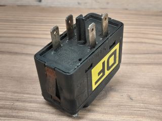 bontott OPEL VECTRA A Fényszórómagasság Állító Kapcsoló