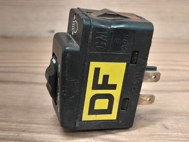 bontott OPEL VECTRA A Fényszórómagasság Állító Kapcsoló