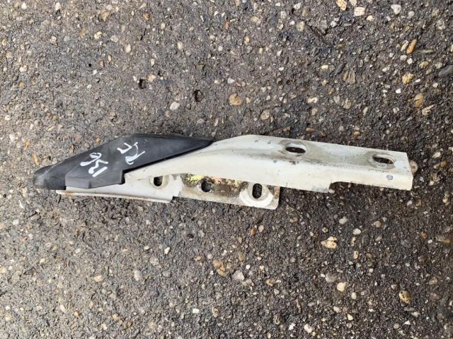 bontott OPEL VECTRA A Motorháztető Jobb Zsanér