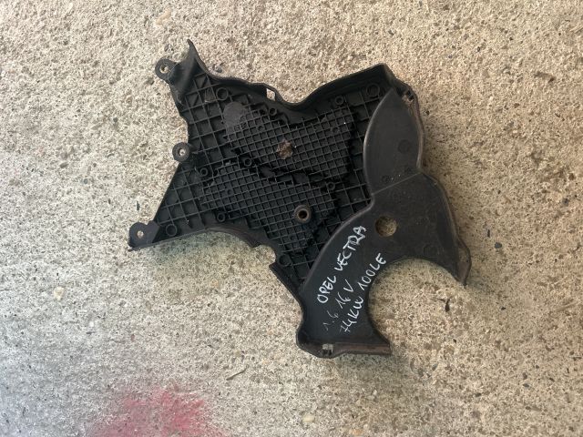 bontott OPEL VECTRA B Alsó Vezérlés Burkolat