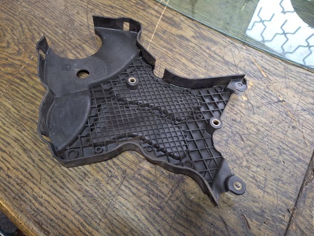 bontott OPEL VECTRA B Alsó Vezérlés Burkolat