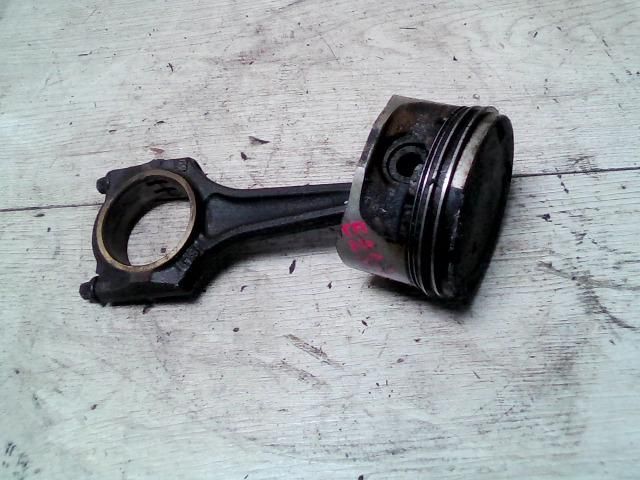 bontott OPEL VECTRA B Dugattyú és Hajtókar