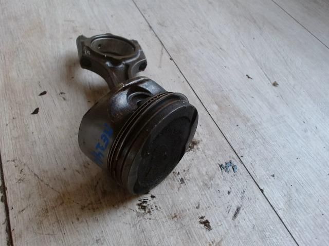 bontott OPEL VECTRA B Dugattyú és Hajtókar