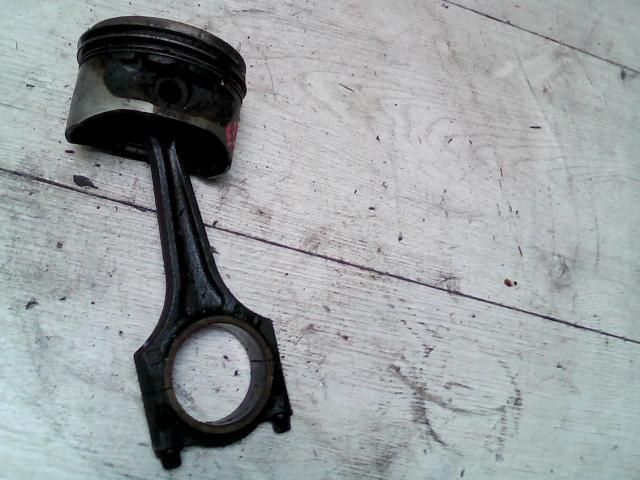 bontott OPEL VECTRA B Dugattyú és Hajtókar