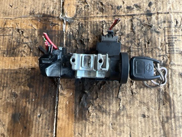 bontott OPEL VECTRA B Gyújtáskapcsoló Házzal