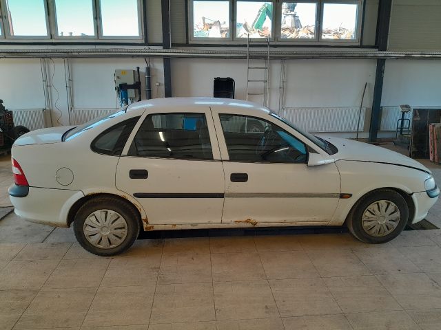 bontott OPEL VECTRA B Homlokfal (Üres lemez)