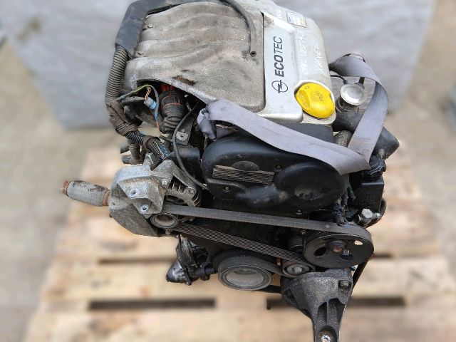 bontott OPEL VECTRA B Központi Injektor