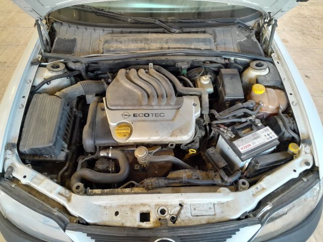 bontott OPEL VECTRA B Motor (Fűzött blokk hengerfejjel)