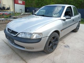 bontott OPEL VECTRA B Porlasztó Sor / Híd