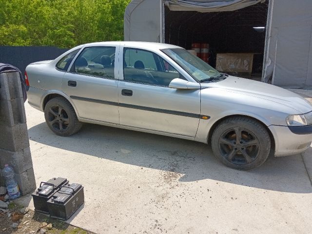 bontott OPEL VECTRA B Tanksapka