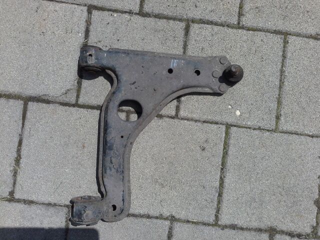 bontott OPEL VECTRA B Jobb első Lengőkar