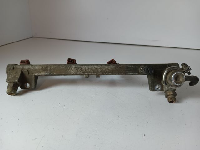 bontott OPEL VECTRA B Porlasztó Sor / Híd