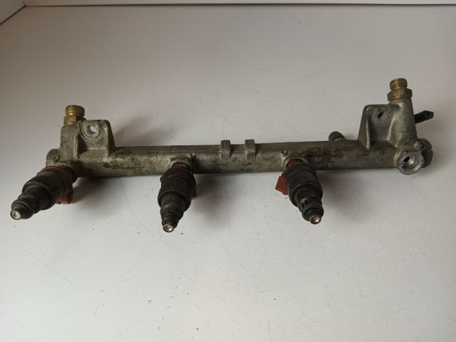 bontott OPEL VECTRA B Porlasztó Sor / Híd