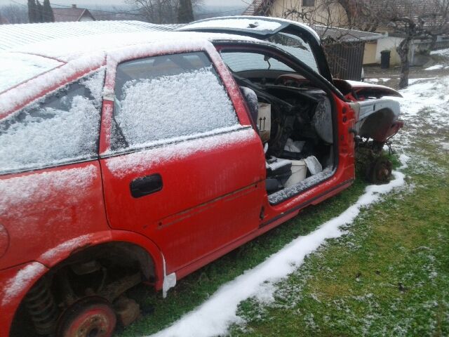 bontott OPEL VECTRA B Bal első Csonkállvány Kerékaggyal