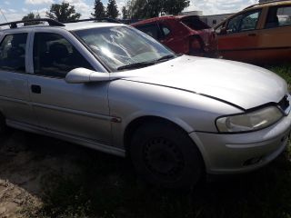 bontott OPEL VECTRA B Motor (Fűzött blokk hengerfejjel)