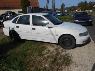 bontott OPEL VECTRA B Bal hátsó Féknyereg Munkahengerrel