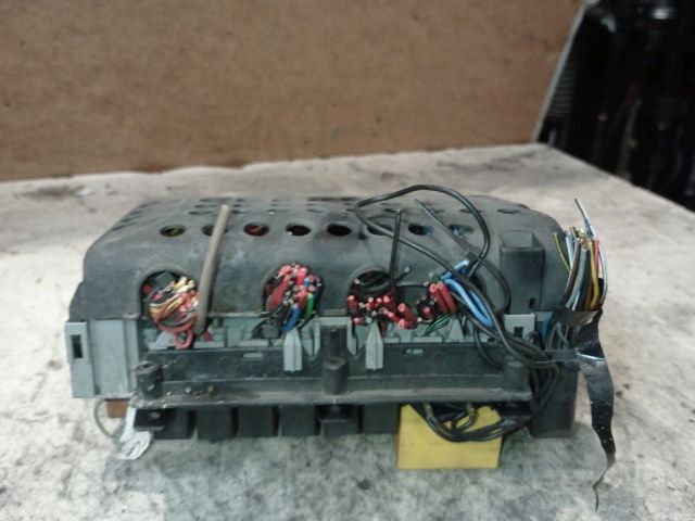 bontott OPEL VECTRA B Biztosítéktábla Motortér