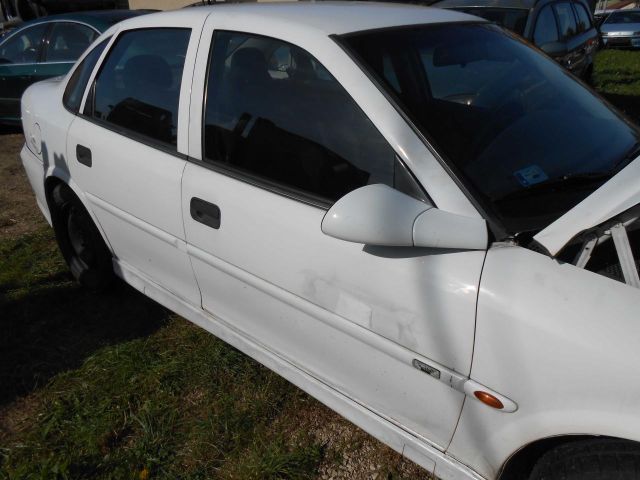 bontott OPEL VECTRA B Homlokfal (Üres lemez)