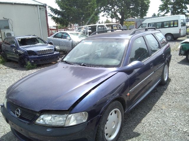 bontott OPEL VECTRA B Porlasztó (1 db)