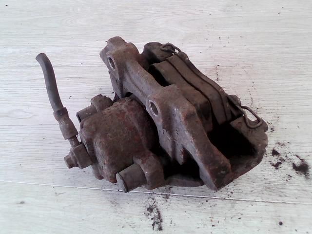 bontott OPEL VECTRA B Jobb első Féknyereg Munkahengerrel