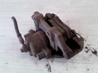 bontott OPEL VECTRA B Jobb első Féknyereg Munkahengerrel