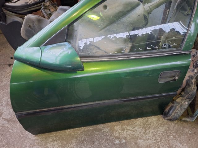 bontott OPEL VECTRA B Bal első Ajtó (Részeivel)