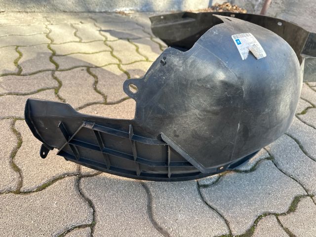 bontott OPEL VECTRA B Bal első Dobbetét (Kerékjárati, Műanyag)