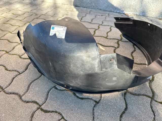 bontott OPEL VECTRA B Bal első Dobbetét (Kerékjárati, Műanyag)