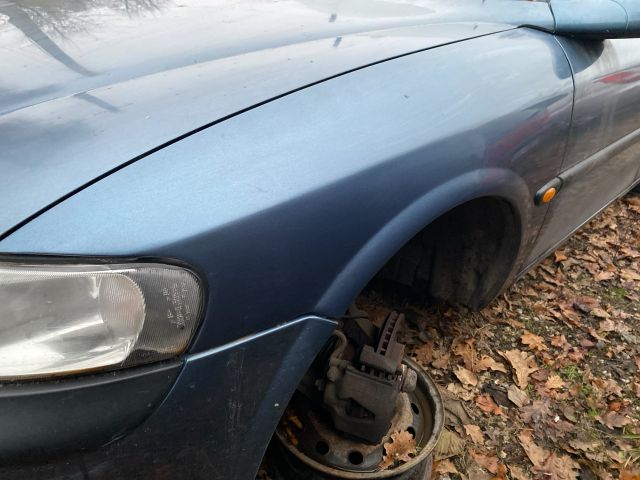 bontott OPEL VECTRA B Bal első Sárvédő