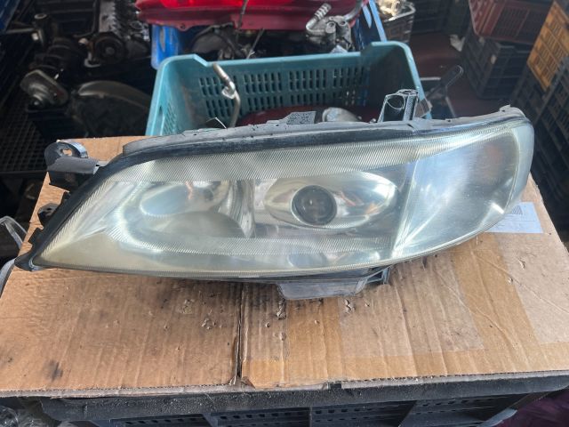 bontott OPEL VECTRA B Bal Fényszóró