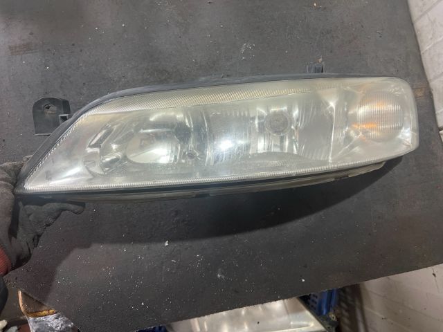 bontott OPEL VECTRA B Bal Fényszóró