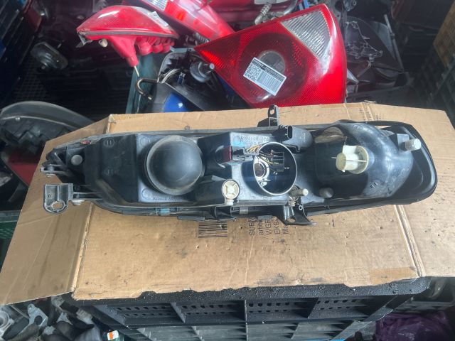 bontott OPEL VECTRA B Bal Fényszóró